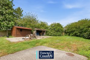 LADYSMITH AVENUE- click for photo gallery